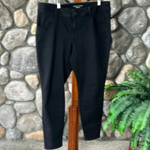 Maurices Black Denim Ankle Skinny Jeans Size 14W - Picture 1 of 8